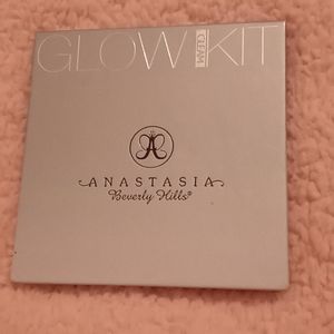 Anastasia Beverly Hills Silver